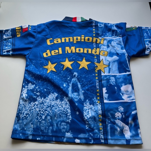 Kids Italy Soccer Jersey - Picture 2 of 3